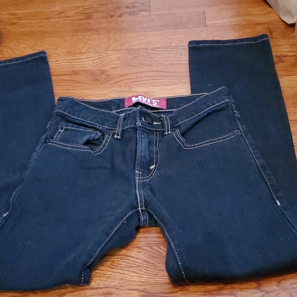 Girl dark blue levi jeans
